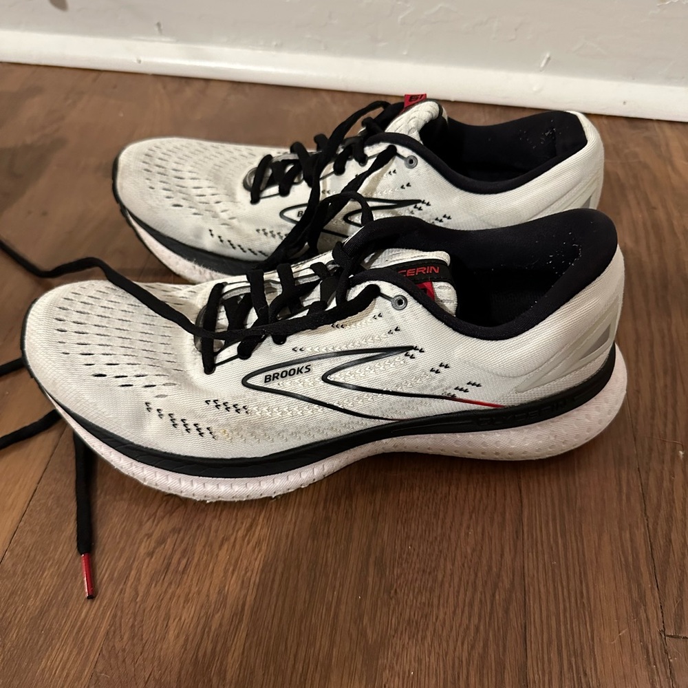 Brooks glycerin running shoe